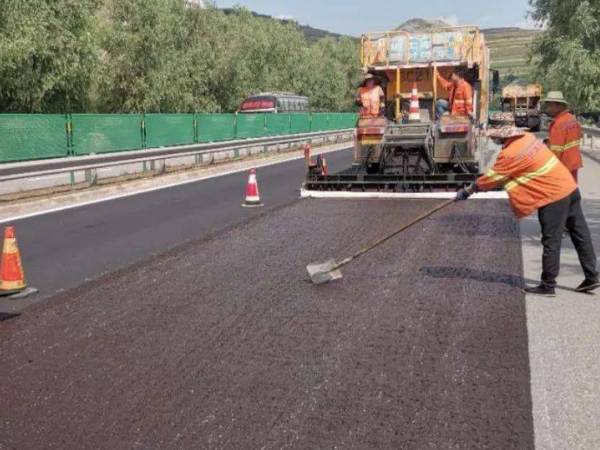 Super-viscosity and fiber-added micro-surfacing technology in preventive pavement maintenance_2